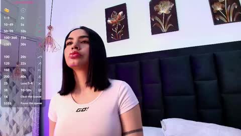 Snapshot of innocentlady_ chatting on February 2025 12:13:02 PM SELENA online show from February 2025 12:13:02 PM