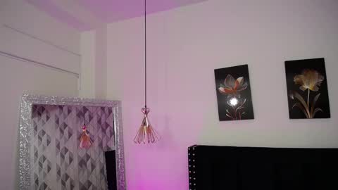 Snapshot of innocentlady_ chatting on March 2025 12:01:02 PM SELENA online show from March 2025 12:01:02 PM