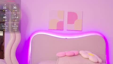 Snapshot of innocentlady_ chatting on September 2025 02:00:01 PM SELENA online show from September 2025 02:00:01 PM