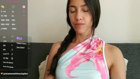 Laroa online show from October 2025 10:06:02 PM