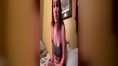 innocentlilsarah online show from June 2026 05:15:02 PM