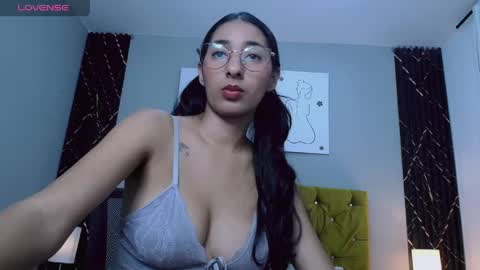 Snapshot of inocent_luna chatting on April 2026 06:05:01 AM Luna moon online show from April 2026 06:05:01 AM