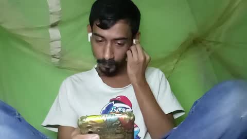 interne8famous online show from December 2025 01:17:02 PM