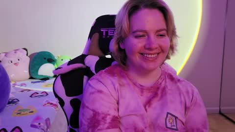 Faye online show from December 2024 03:13:02 PM