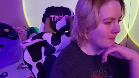 Faye online show from January 2025 07:32:02 PM