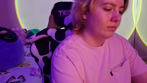 Faye online show from January 2025 09:27:01 AM