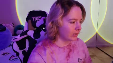 Faye online show from February 2025 08:48:02 AM