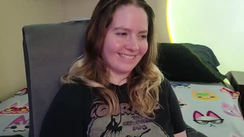 Snapshot of internetfairy_xo chatting on May 2026 06:08:01 AM Faye online show from May 2026 06:08:01 AM