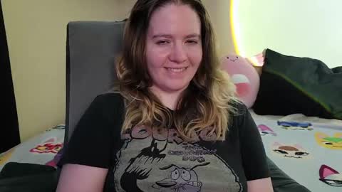 Snapshot of internetfairy_xo chatting on May 2026 01:34:01 AM Faye online show from May 2026 01:34:01 AM