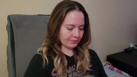 Snapshot of internetfairy_xo chatting on May 2026 05:03:01 AM Faye online show from May 2026 05:03:01 AM