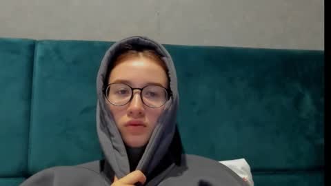 Snapshot of internetsexplorer chatting on November 2025 06:57:02 AM Bernadette Join online show from November 2025 06:57:02 AM