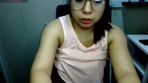 Snapshot of introvertshytype_2011 chatting on January 2025 12:41:01 AM Introvertshytype 2011 online show from January 2025 12:41:01 AM