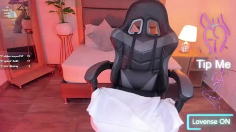 Irantzu online show from February 2025 03:29:01 PM