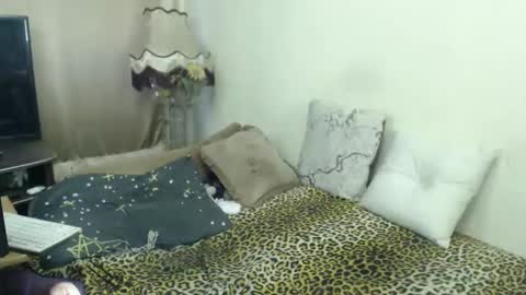 Snapshot of irenalegs chatting on December 2024 11:35:01 AM irenalegs online show from December 2024 11:35:01 AM