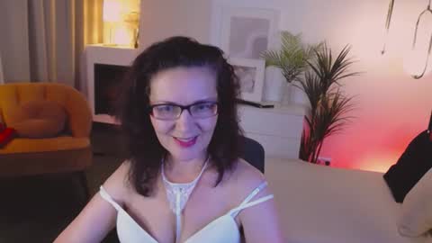 Snapshot of irene_marlow chatting on October 2025 06:25:01 AM Irene online show from October 2025 06:25:01 AM