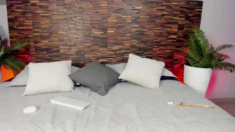 Iris Rosse online show from September 2025 09:36:02 PM