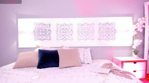 Iris Rosse online show from September 2025 09:29:02 PM