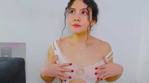 Instagram iris caprice online show from September 2025 02:06:02 AM