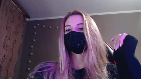 Lily online show from October 2025 03:24:01 PM