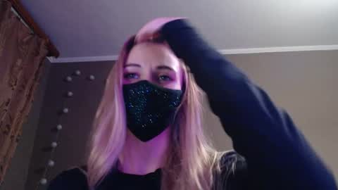 Lily online show from October 2025 05:28:01 PM