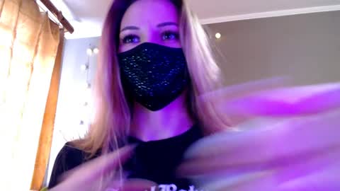 Lily online show from April 2026 12:10:01 PM