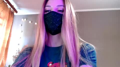 Snapshot of iris_lave chatting on May 2026 02:24:02 PM Lily online show from May 2026 02:24:02 PM