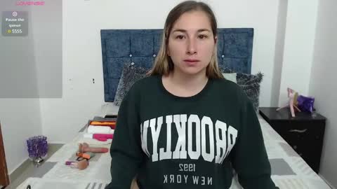 Snapshot of iris_love18 chatting on December 2024 01:11:01 PM IRIS online show from December 2024 01:11:01 PM