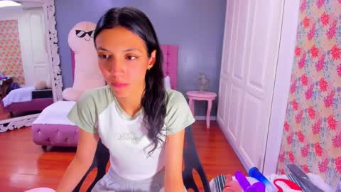 Snapshot of iris_stone_ chatting on January 2025 01:32:02 PM Iris online show from January 2025 01:32:02 PM