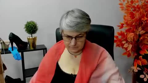 I R I S online show from February 2025 10:58:02 AM