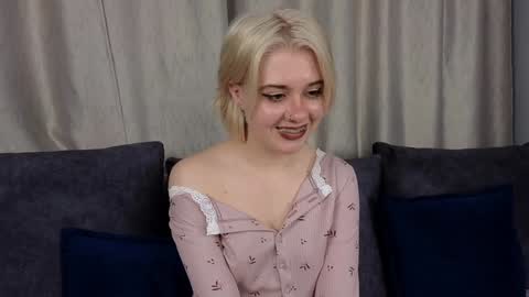 Snapshot of irisbarrington chatting on December 2024 05:22:01 PM Iris Day Maya night online show from December 2024 05:22:01 PM