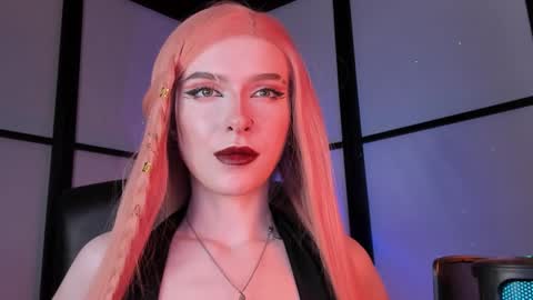 Snapshot of irisice chatting on December 2024 10:01:02 AM Miss Iris Fansly Miss Iris new inst. online show from December 2024 10:01:02 AM