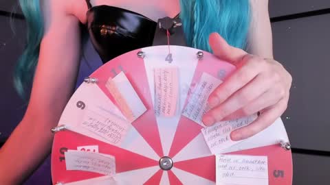 Snapshot of irisice chatting on December 2024 07:31:02 PM Miss Iris Fansly Miss Iris new inst. online show from December 2024 07:31:02 PM