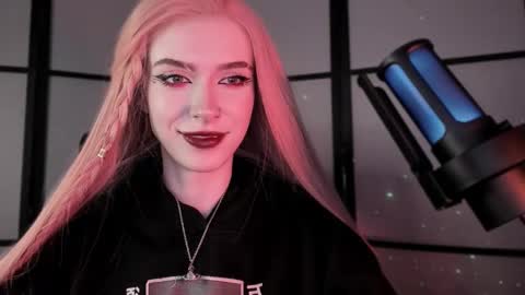 Snapshot of irisice chatting on February 2025 08:33:02 AM Miss Iris Fansly Miss Iris new inst. online show from February 2025 08:33:02 AM