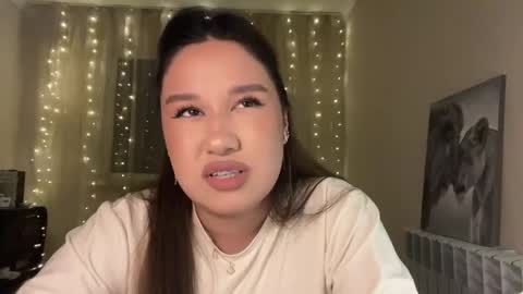 Snapshot of irismikulecky chatting on April 2026 03:28:01 PM Liza online show from April 2026 03:28:01 PM