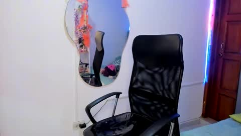 irix_moon online show from October 2025 03:39:02 AM