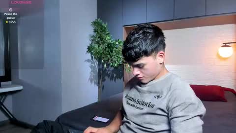 Snapshot of iron_tous chatting on February 2026 08:45:01 PM Iron Tous online show from February 2026 08:45:01 PM