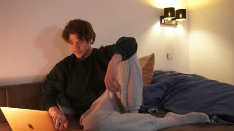 Sam online show from November 2025 10:53:02 PM