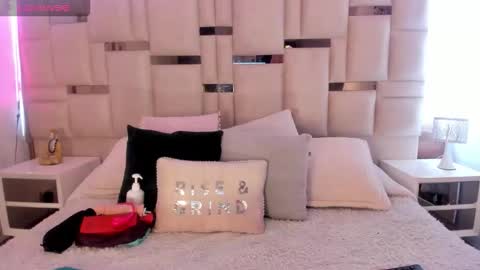 Snapshot of isa__rose chatting on October 2025 12:05:02 PM isa rose online show from October 2025 12:05:02 PM