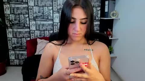 Isa and Natasha online show from May 2026 01:39:01 PM