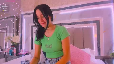 Snapshot of isa_blue1 chatting on February 2026 02:02:02 PM ISA online show from February 2026 02:02:02 PM