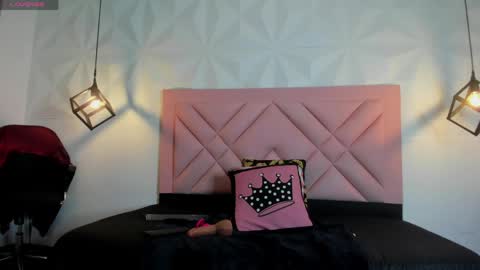 ISABELLA online show from May 2026 08:04:02 PM