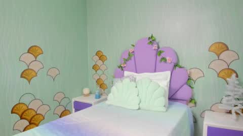 Snapshot of isa_little4u chatting on December 2024 11:15:02 AM online show from December 2024 11:15:02 AM