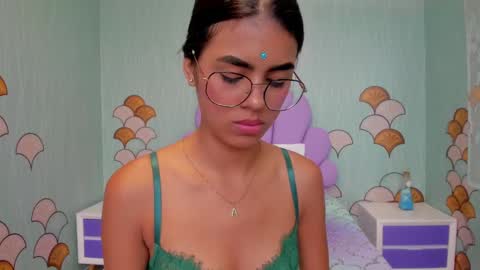 Snapshot of isa_little4u chatting on January 2025 05:20:01 PM online show from January 2025 05:20:01 PM