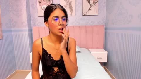 Snapshot of isa_little4u chatting on January 2025 12:51:02 AM online show from January 2025 12:51:02 AM