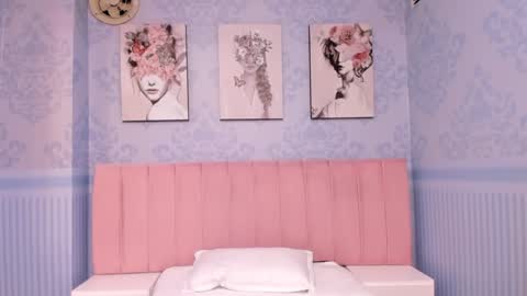 Snapshot of isa_little4u chatting on January 2025 11:10:01 PM online show from January 2025 11:10:01 PM