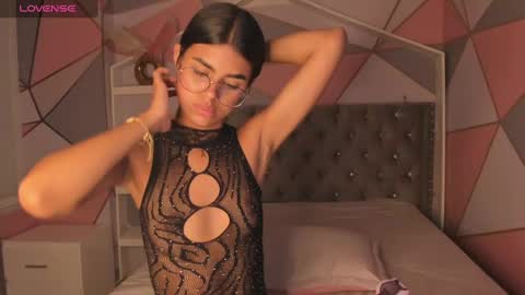 Snapshot of isa_little4u chatting on February 2025 12:42:01 AM online show from February 2025 12:42:01 AM