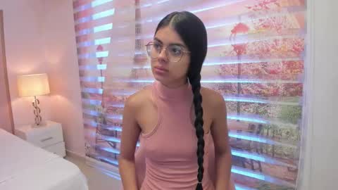 Snapshot of isa_little4u chatting on September 2025 11:54:01 AM online show from September 2025 11:54:01 AM