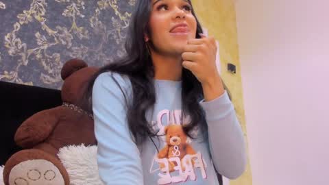 Snapshot of isa_little_star chatting on February 2025 07:10:02 PM Isa online show from February 2025 07:10:02 PM