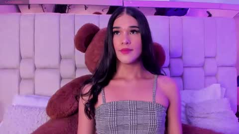 Snapshot of isa_little_star chatting on February 2025 11:53:01 PM Isa online show from February 2025 11:53:01 PM