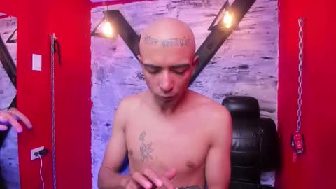 Snapshot of isa_n_jack chatting on January 2026 03:23:02 AM Isabella y Jack online show from January 2026 03:23:02 AM